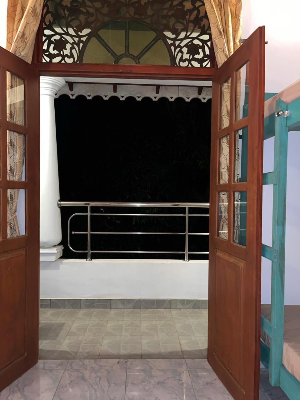 Ceylon Glory Hostel Negombo Ngoại thất bức ảnh